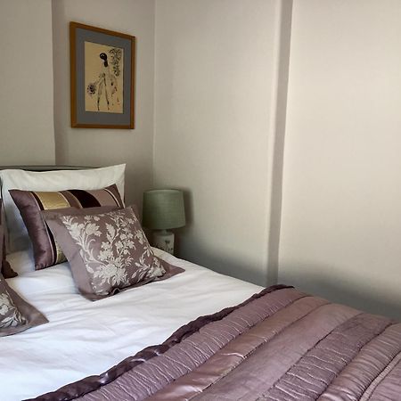 Luxury 2 Bed Apartment With Free Parking ラドロー エクステリア 写真